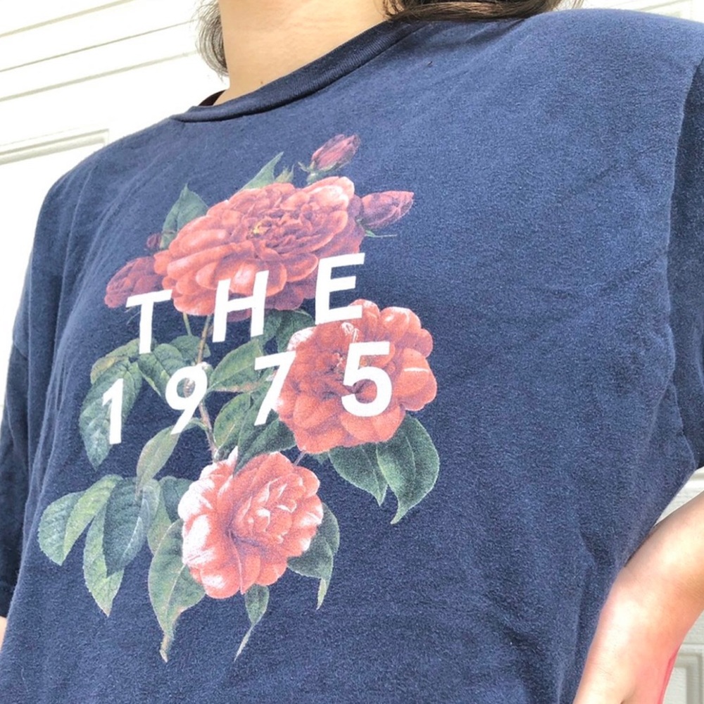 ‘THE1975’ band tee!!